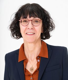 Rechtsanwältin Nicola Halm-Ekhtiari